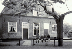 F51 Boerderij Dorpsstraat 1 Wichmond 1965, 1